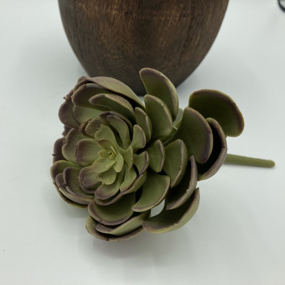 Decorative wood bud vase and stem - Picture 3 of 4